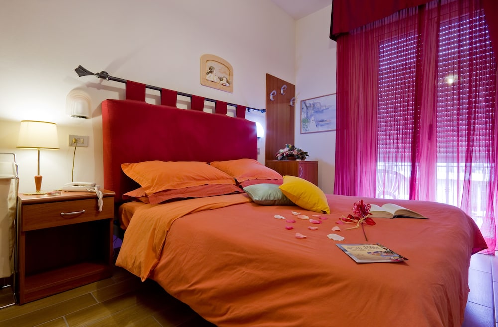 Classic Double Room, Non Smoking, City View
