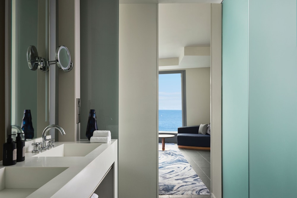 Cool Corner Suite, Suite, 1 Bedroom, Corner thumbnail 6