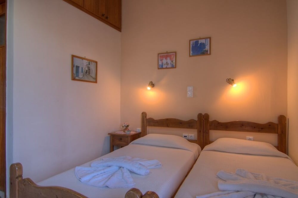 Standard Twin Room (2) photo 3