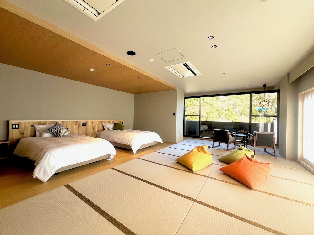 Premium Room, 2 Bedrooms, Non Smoking, Mountain View