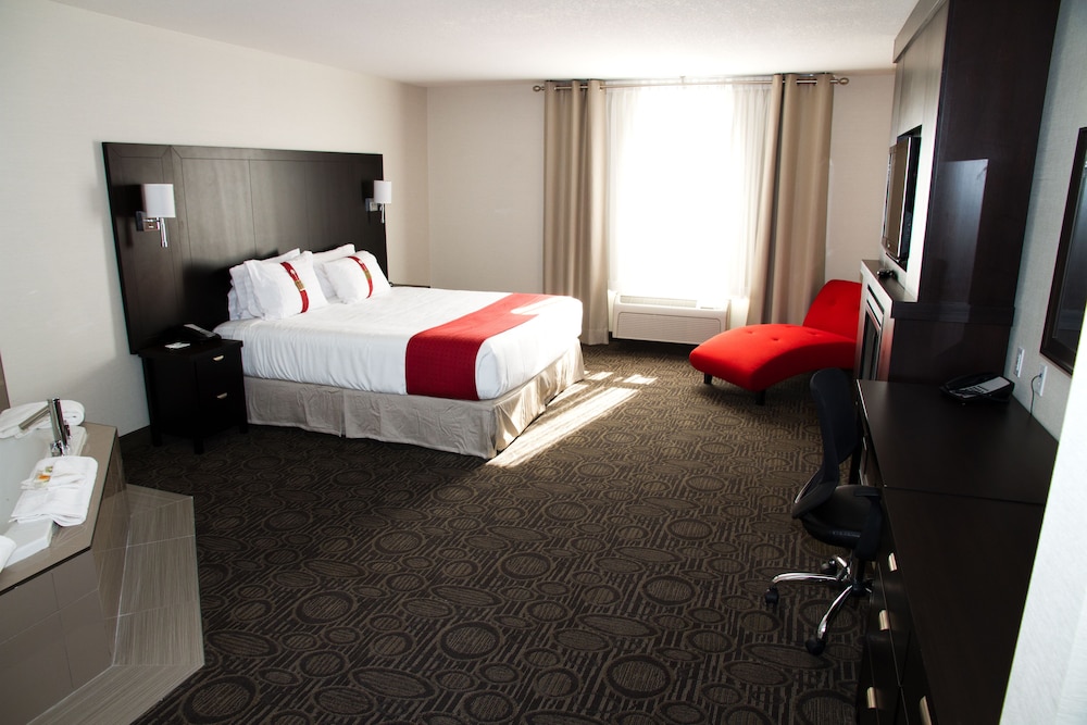 Suite, 1 King Bed, Accessible, Jetted Tub photo 3