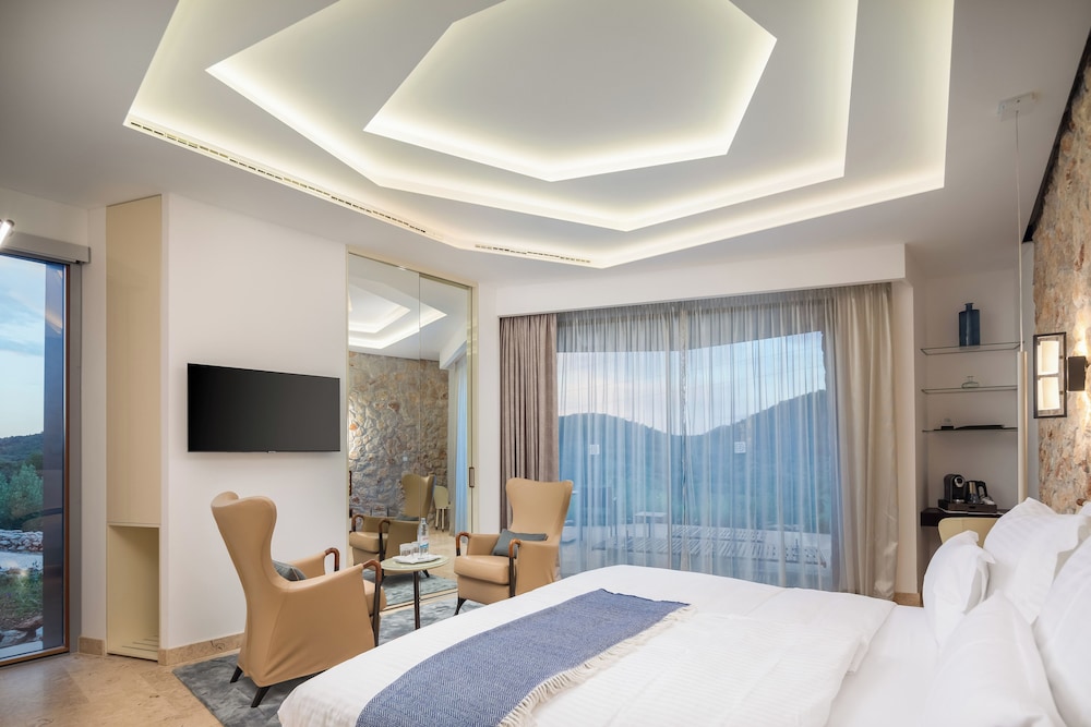 Standard Room with Terrace and Grove View - Photo 1