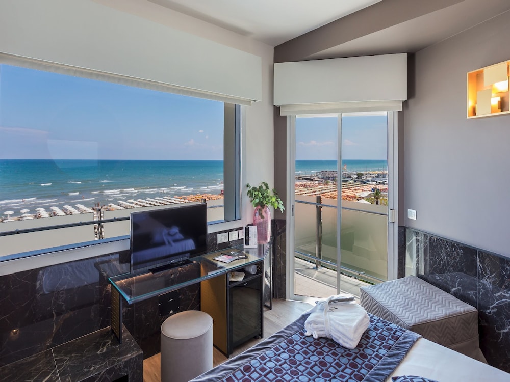 Superior Double or Twin Room, Balcony, Sea Facing
