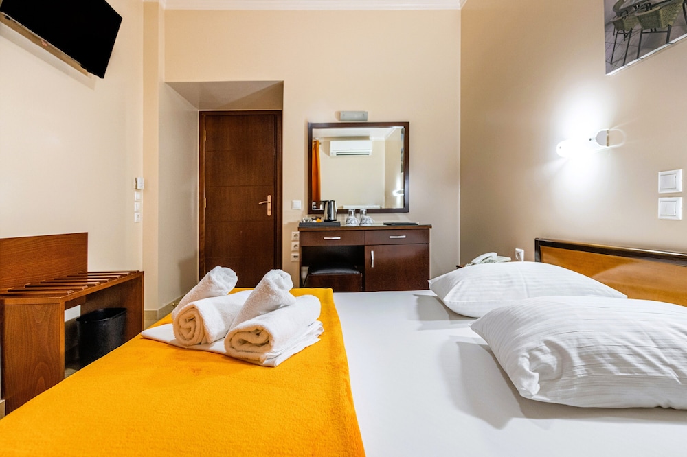 Double or Twin Room - Photo 13