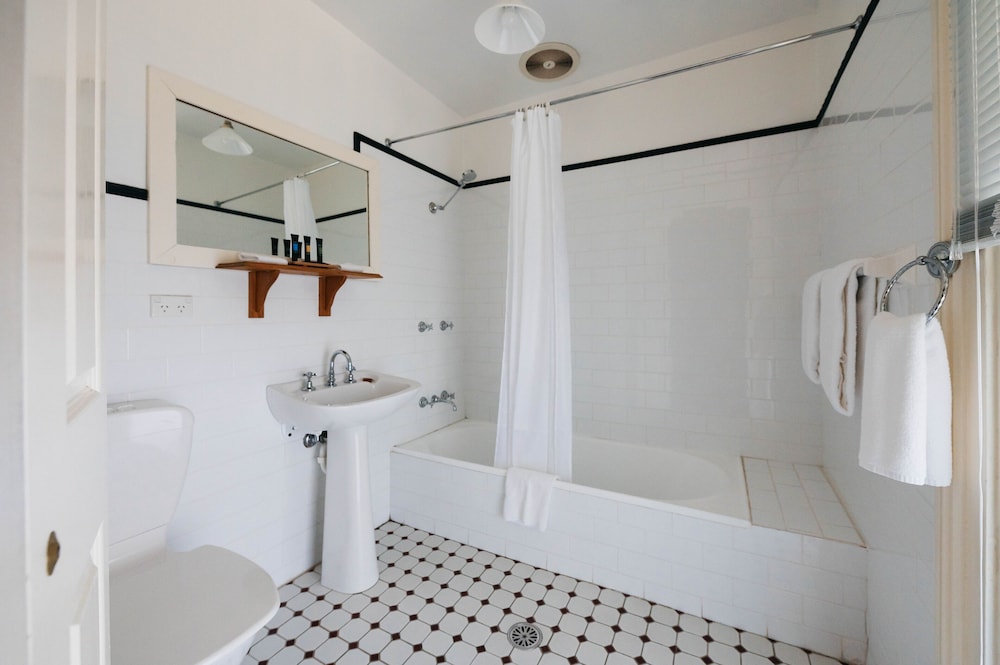 Deluxe Double Room, 1 Queen Bed photo 2