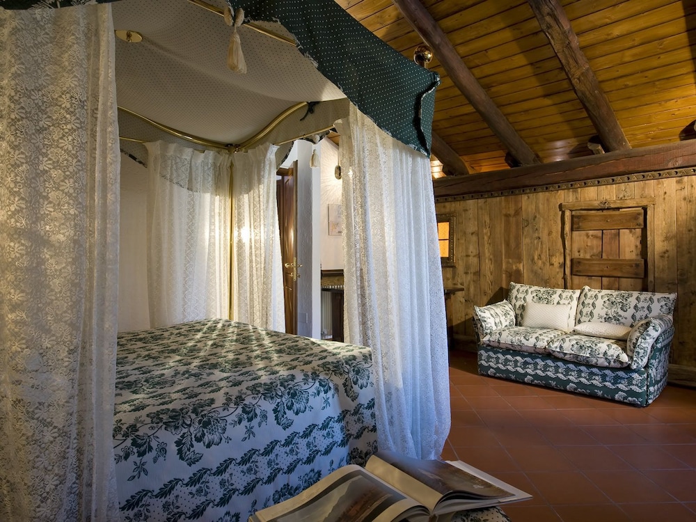 Romantic Suite, 1 King Bed, Balcony, Mountain View