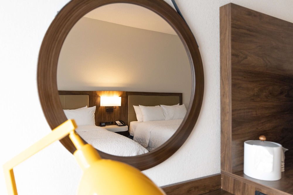 Room, 1 Queen Bed, Accessible (Roll-In Shower) - Photo 1