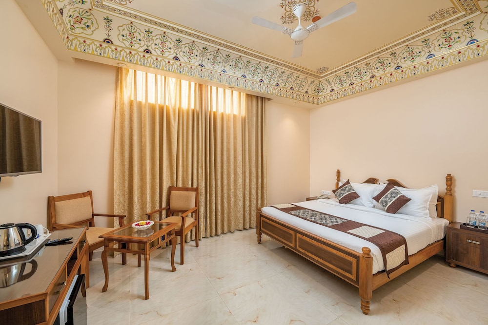 Standard Room, 1 King Bed, Non Smoking, No Windows