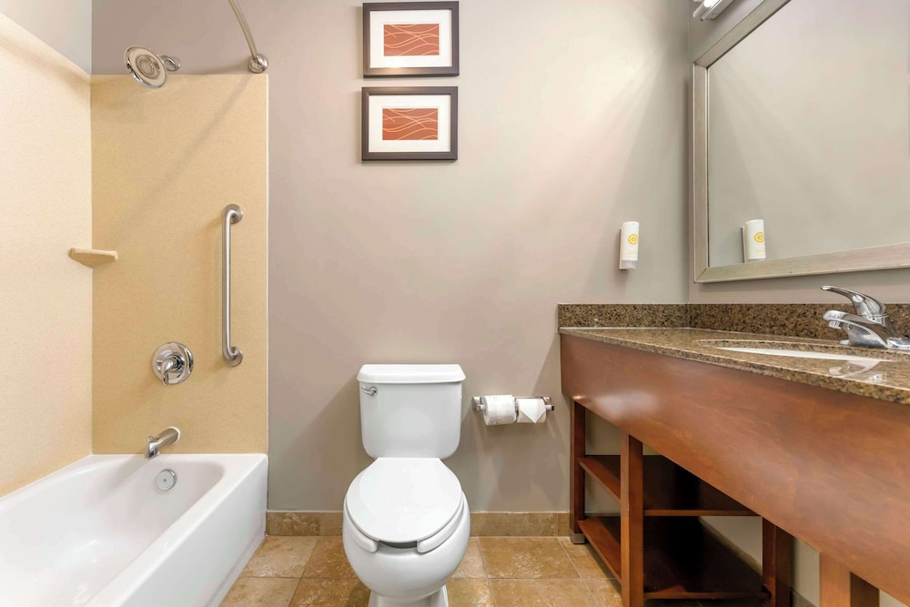 Standard Room, 2 Queen Beds, Accessible, Non Smoking (Roll-In Shower) - Photo 8