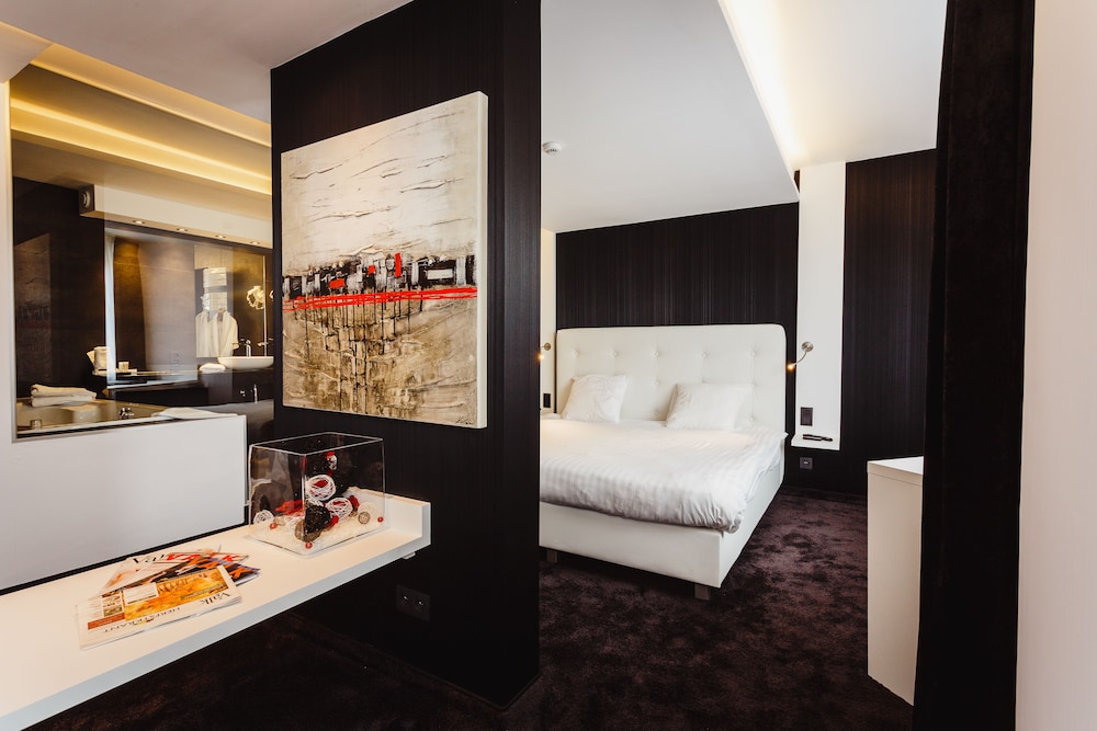 Romantic Suite - Photo 1