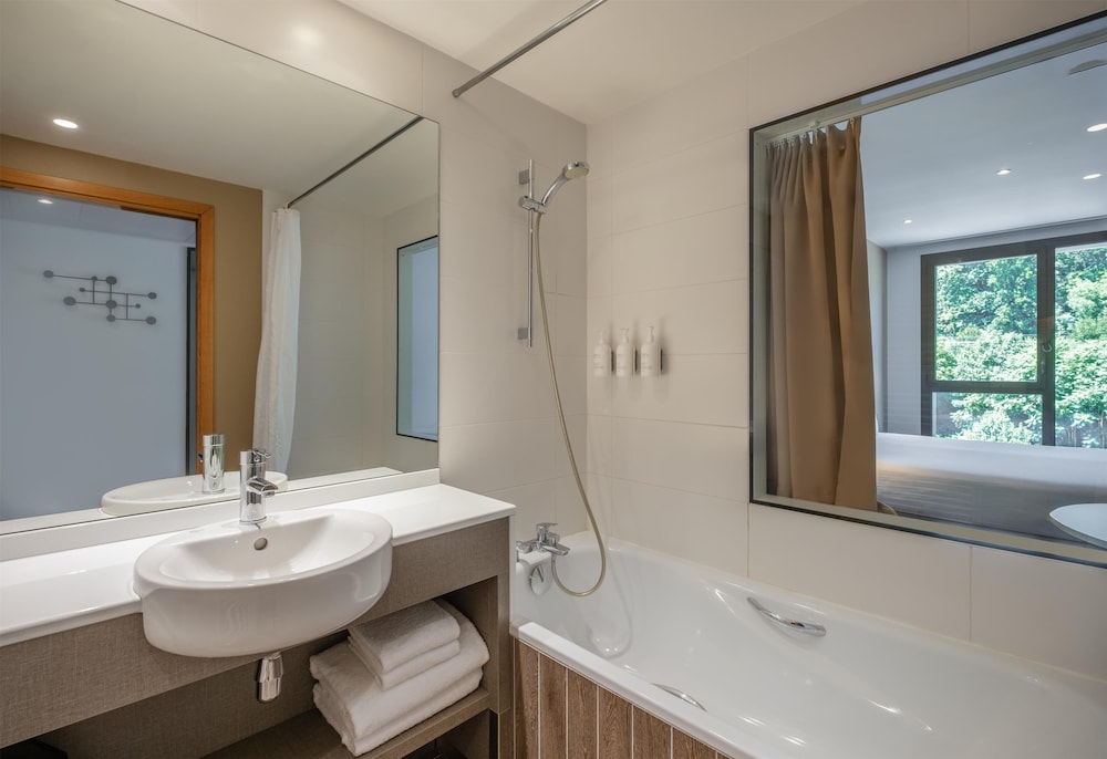 Twin Room, 2 Twin Beds, River View
