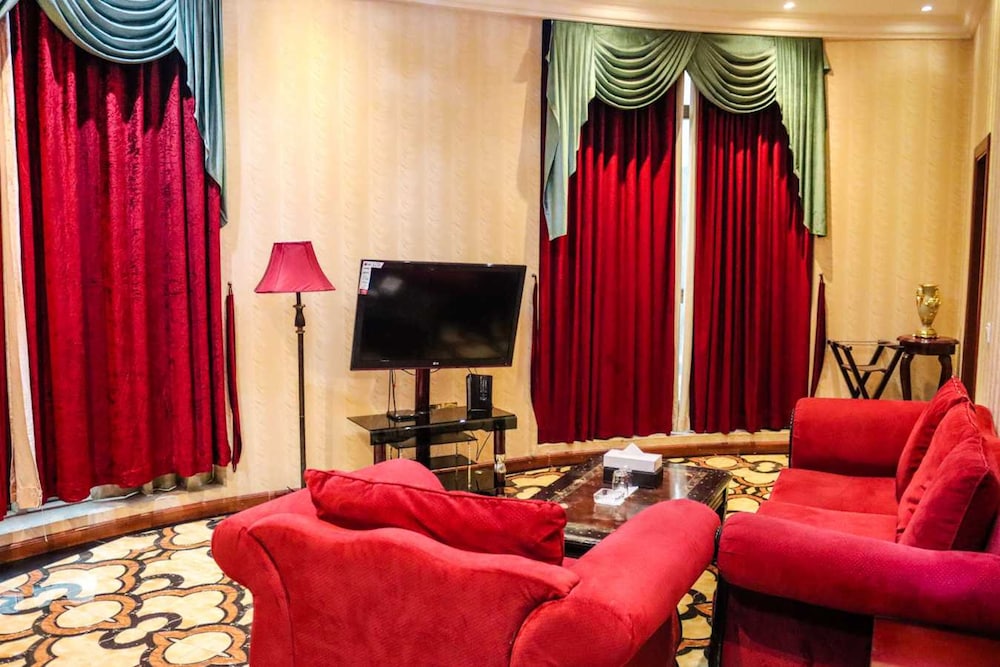Standard Double Room, 1 King Bed photo 3