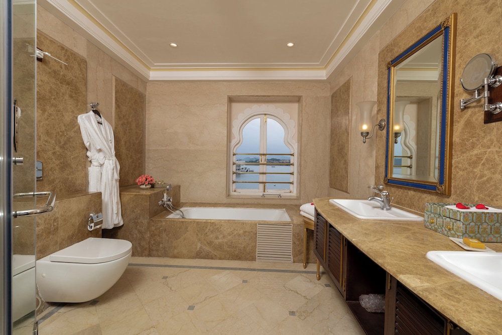 Royal Suite Lake View - Photo 7