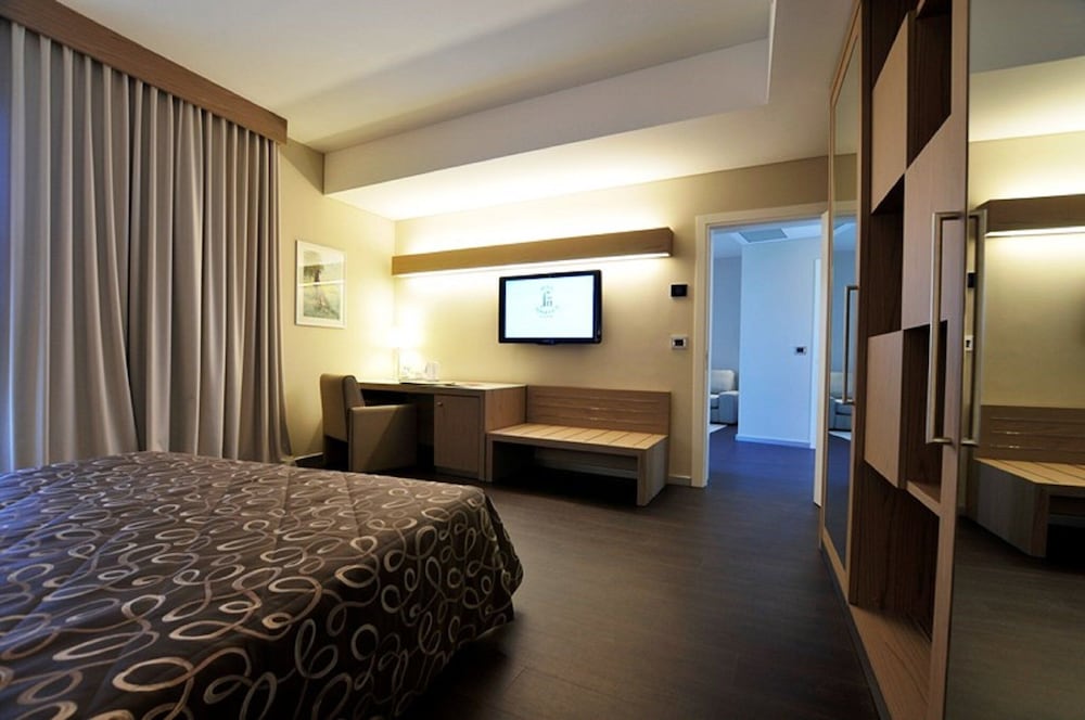 Superior Double Room Single Use - Photo 4