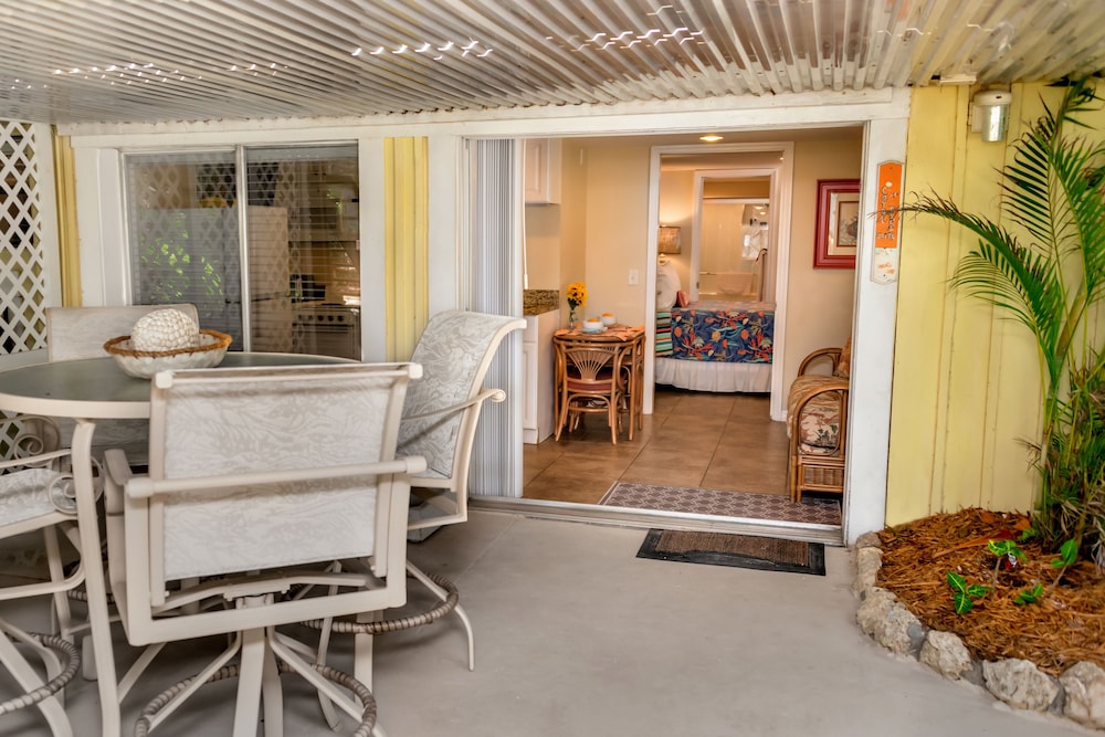 Coral Reef Suite photo 1