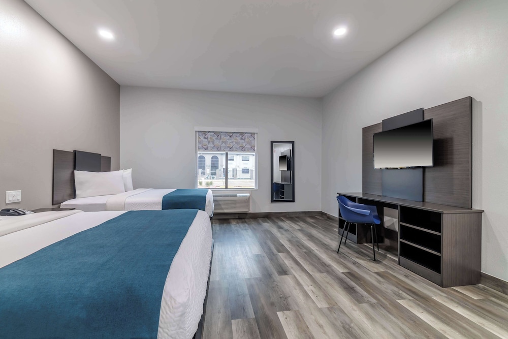 Standard Suite, 2 Queen Beds, Non Smoking, Refrigerator & Microwave