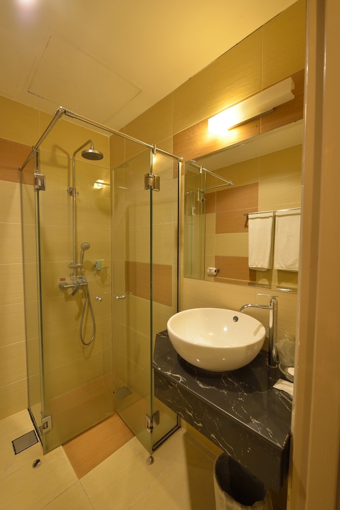 Superior Twin Room (No View) - Photo 7