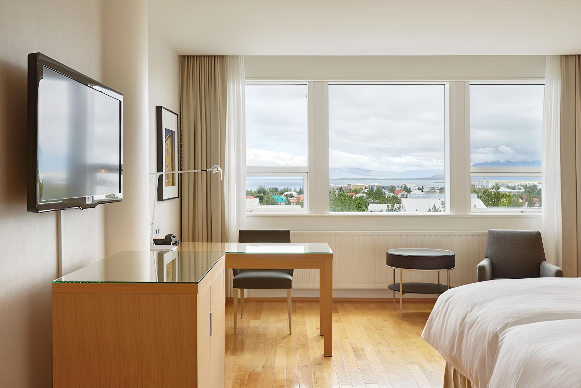 Twin Family Room with Mountain View