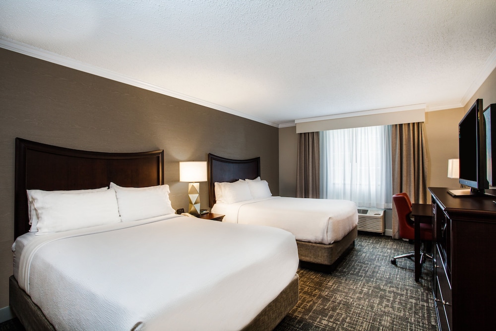 Standard Room, 2 Queen Beds - Photo 1