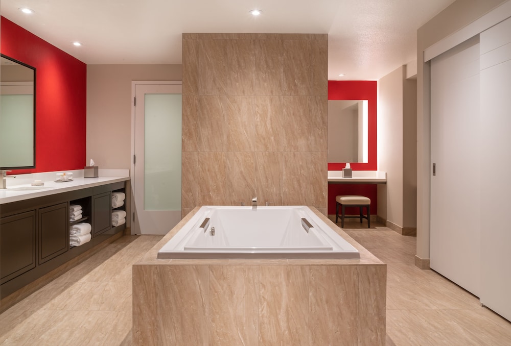 Resort Executive Suite King Non-Smoking - Photo 5
