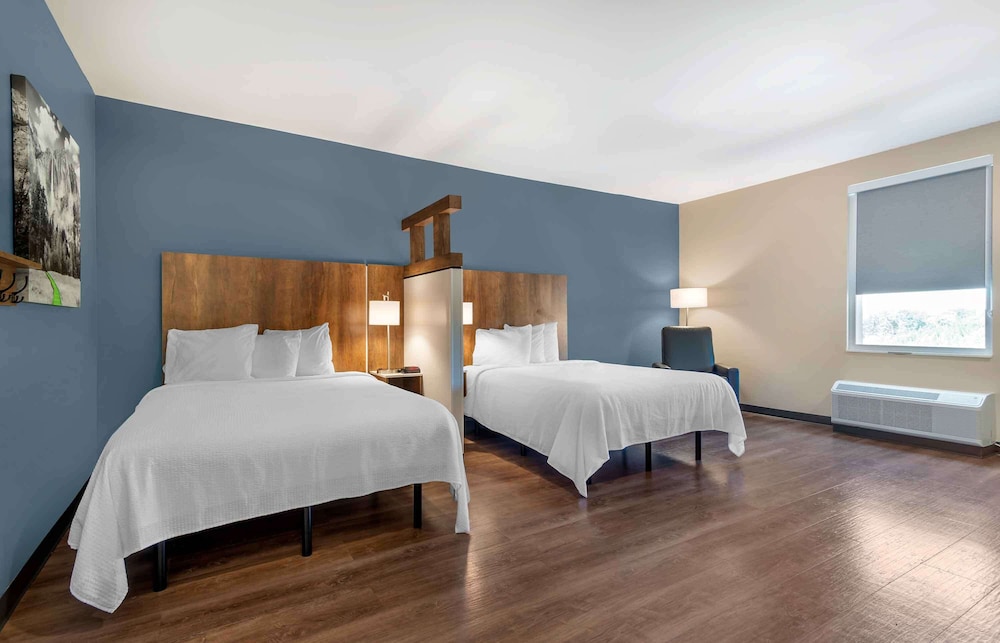 Premium Studio, 2 Queen Beds, Non Smoking, Refrigerator & Microwave