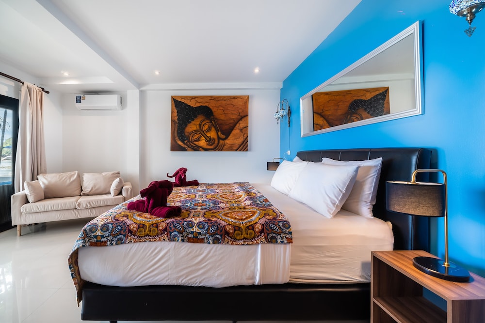 Deluxe Beachfront Room - Photo 7