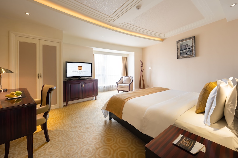 Business King Room