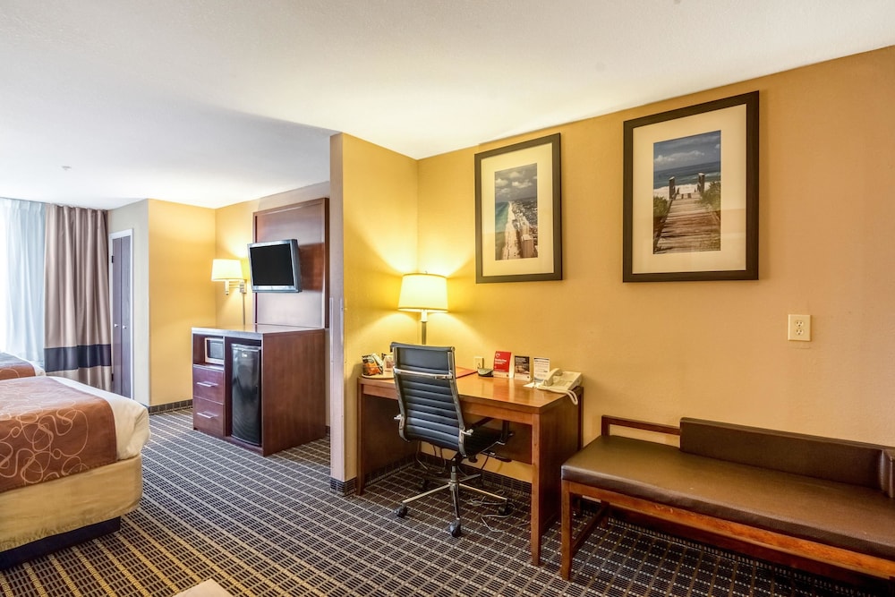 Suite, 2 Queen Beds, Accessible, Ground Floor