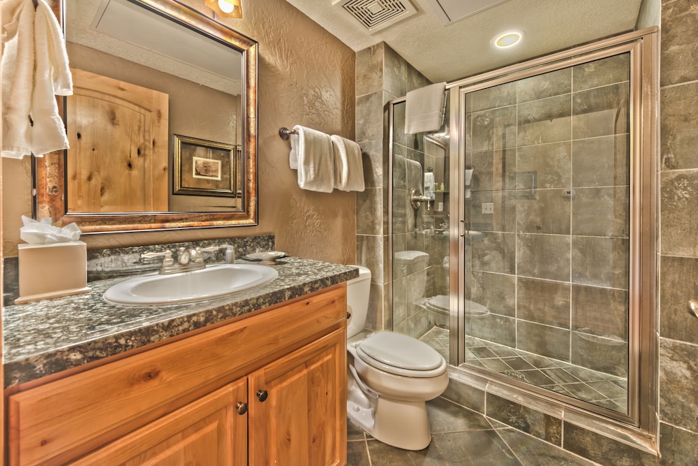 Superior Condo, Mountain View (223C)