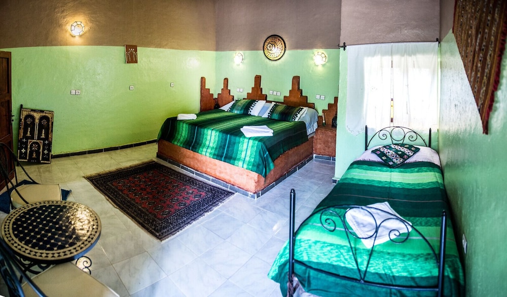 Traditional Triple Room, Private Bathroom - Photo 11
