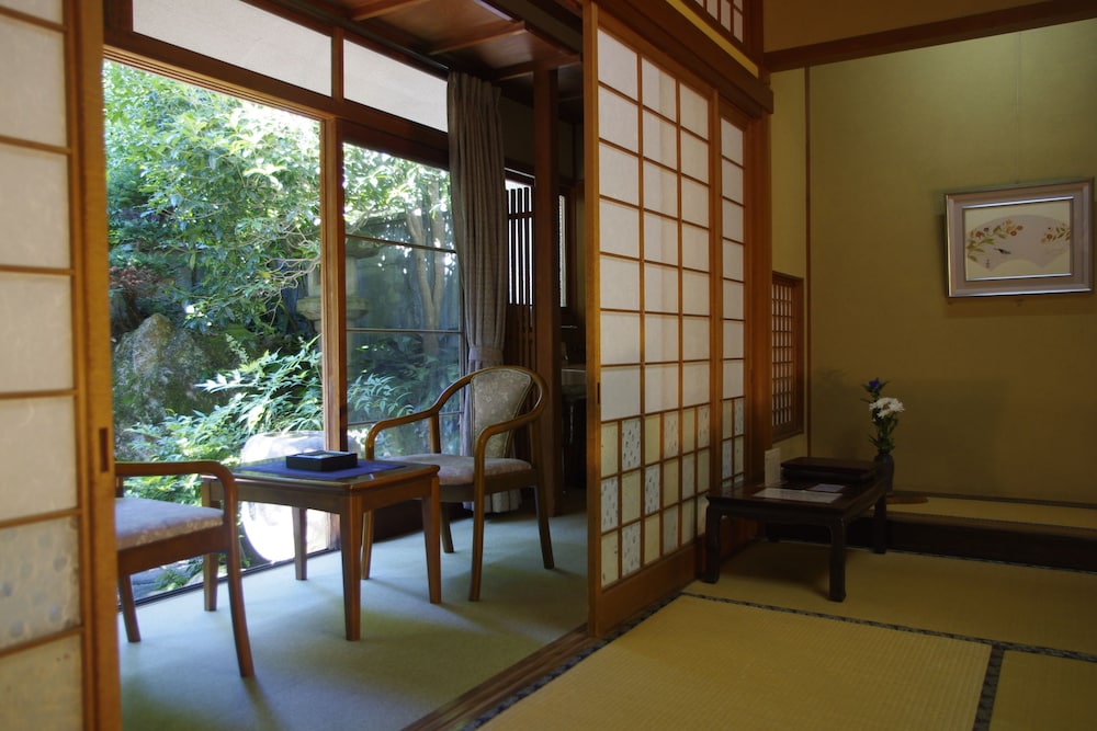 Japanese-Style Standard Room with Private Toilet photo 3