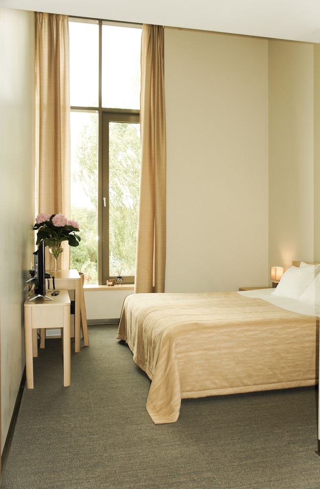 Standard Double or Twin Room photo 1
