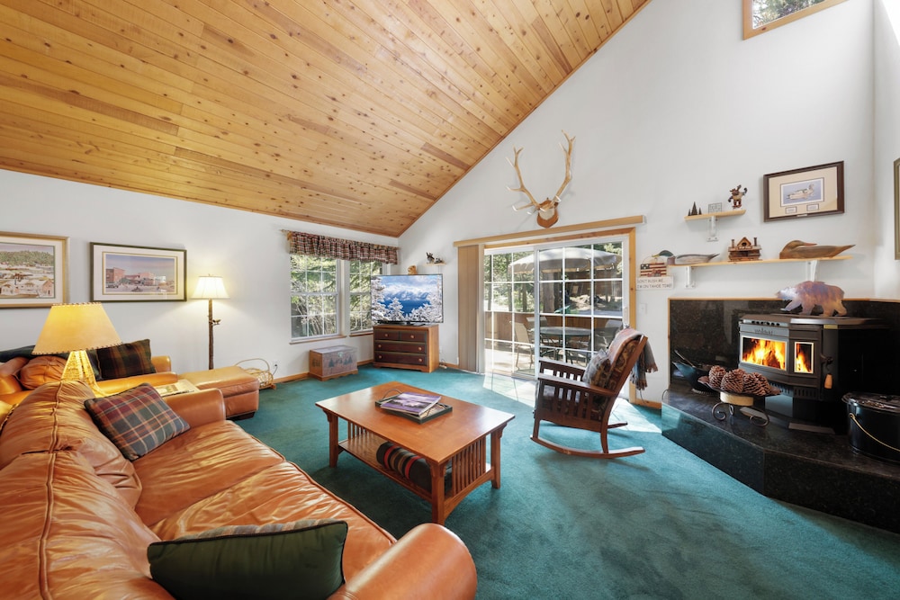 House, Multiple Beds, Balcony, Mountain View (Paradise Pines)