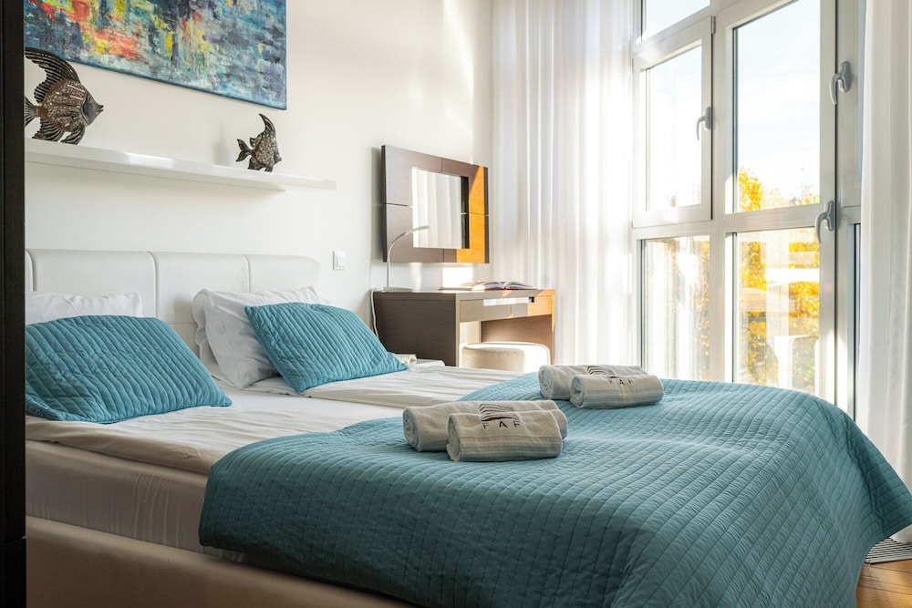 Deluxe Apartment, Partial Sea View (III)