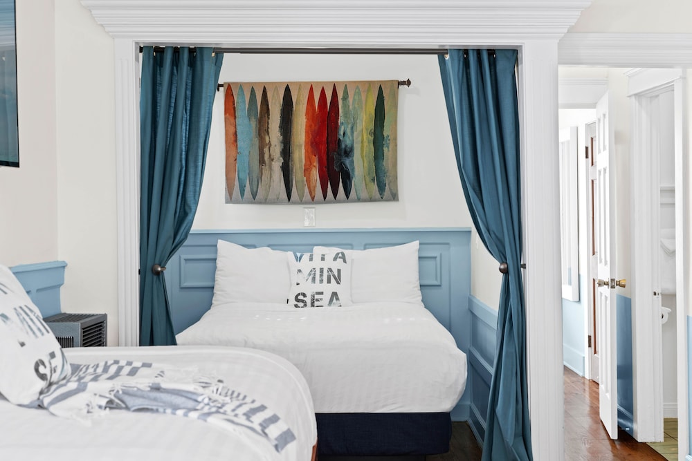 Family Suite, Multiple Beds, Non Smoking photo 3