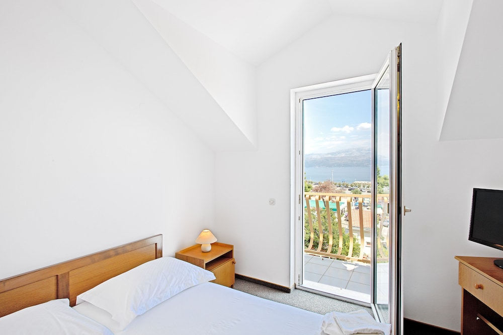 Comfort Apartment, 1 Bedroom, Balcony, Sea View photo 2