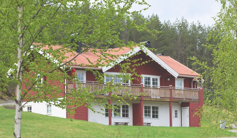 Family Cabin (Carl von Linné) photo 1