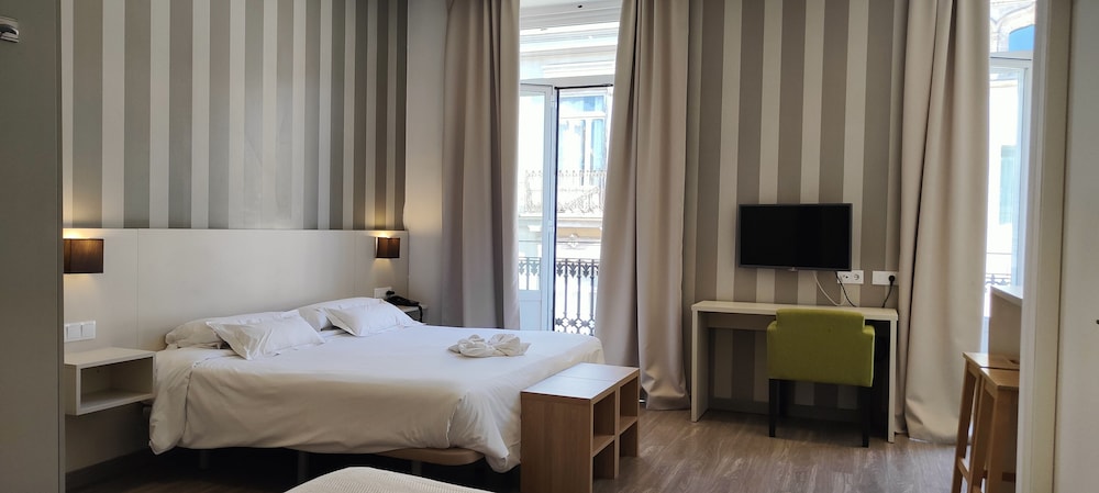 Deluxe Loft, City View