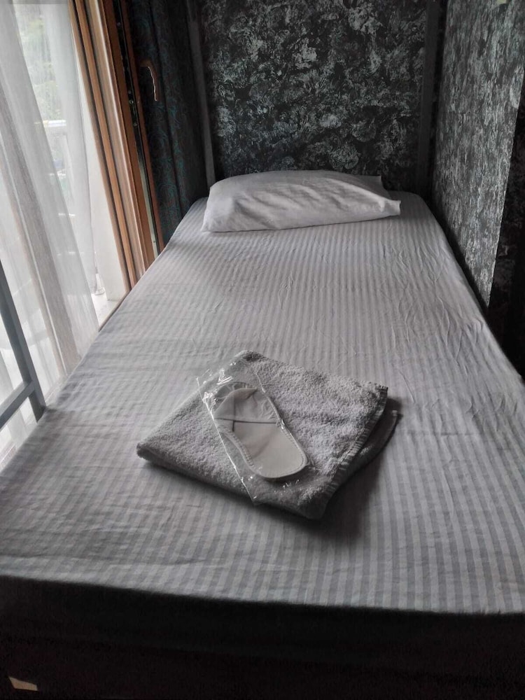 Economy Room, Men only, Ground Floor photo 1