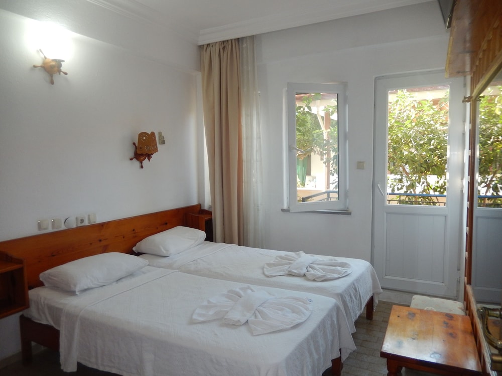 Economy Room