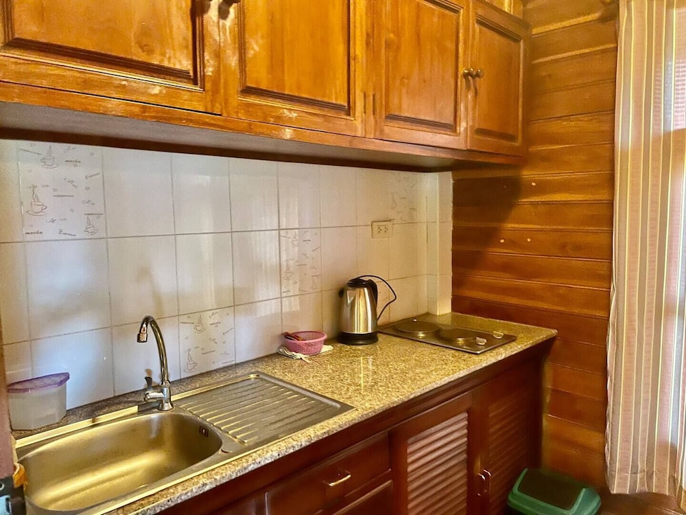 Traditional Bungalow, 1 King Bed, Garden View