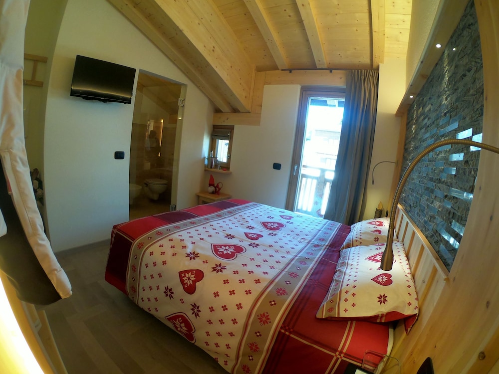 Economy Double or Twin Room, Balcony