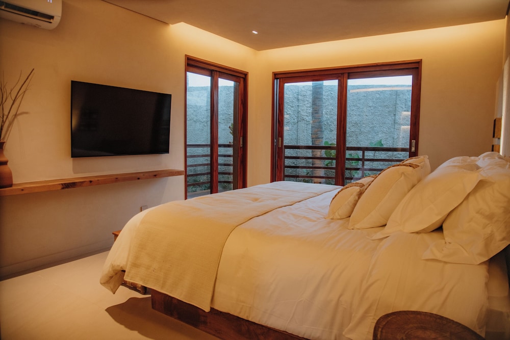 Deluxe Twin Room, Lanai, Resort View
