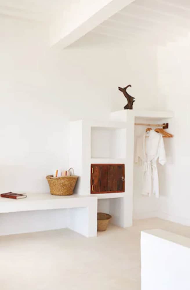 Luxury Villa, 6 Bedrooms, Private Pool, Beachfront