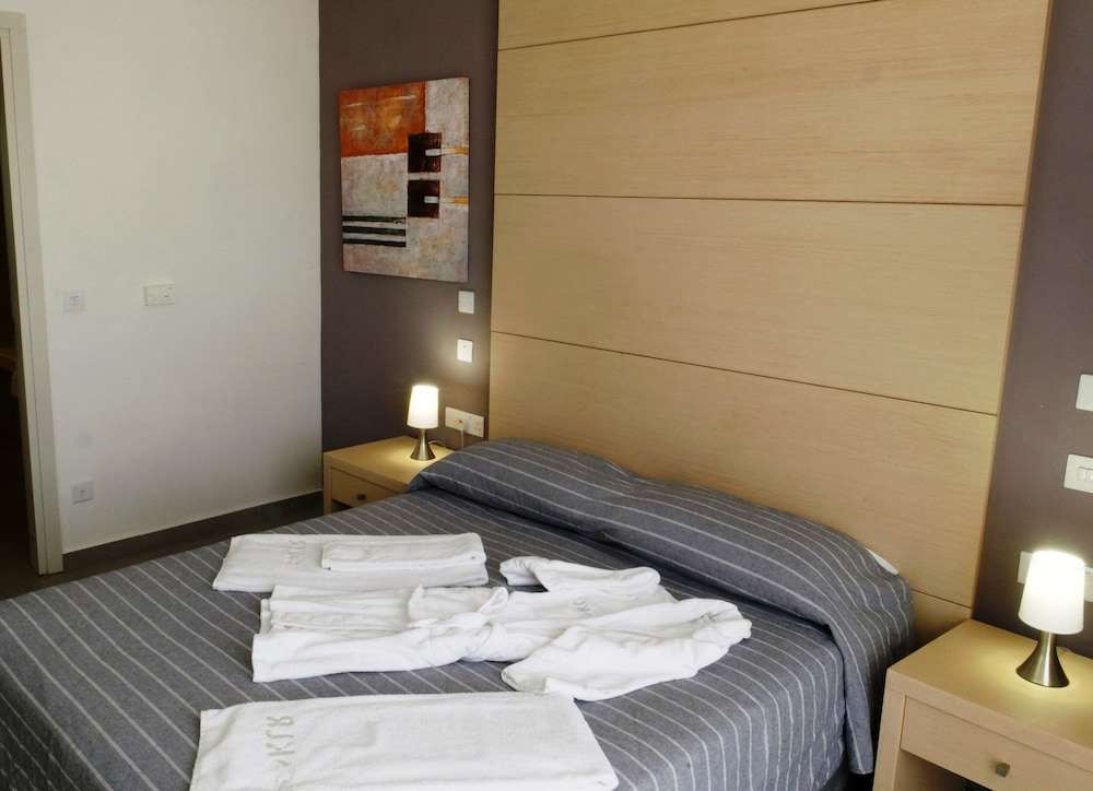 Comfort Room, Balcony (Free Airport Transfer) - Photo 1