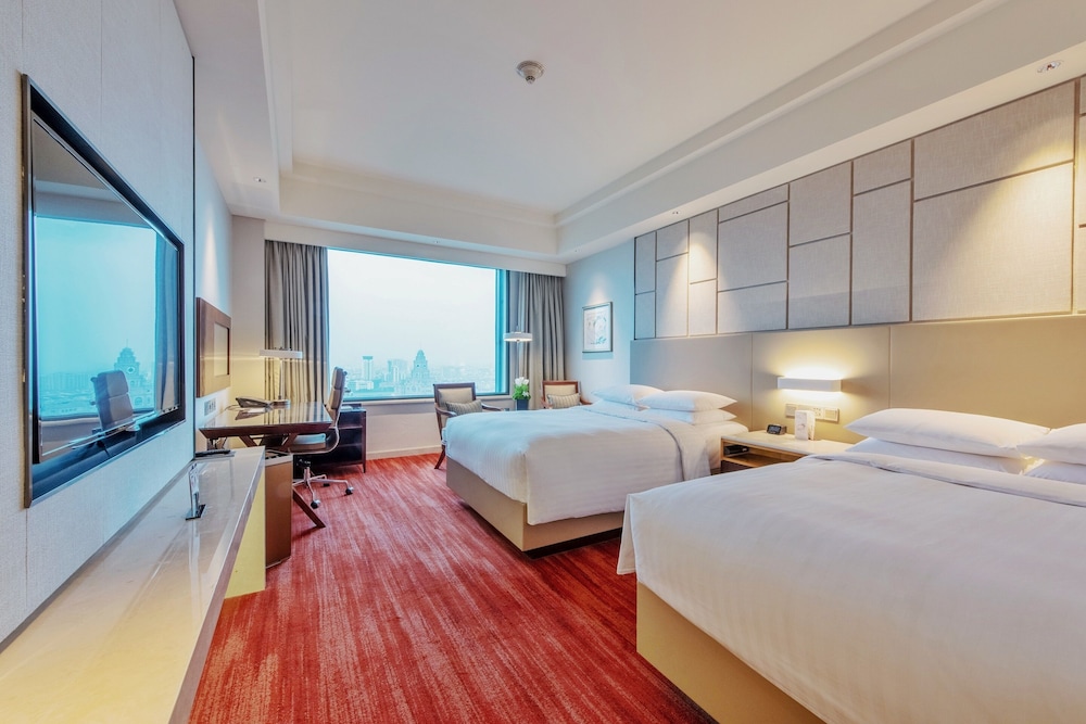 Club Room, 2 Double Beds, City View - Photo 6