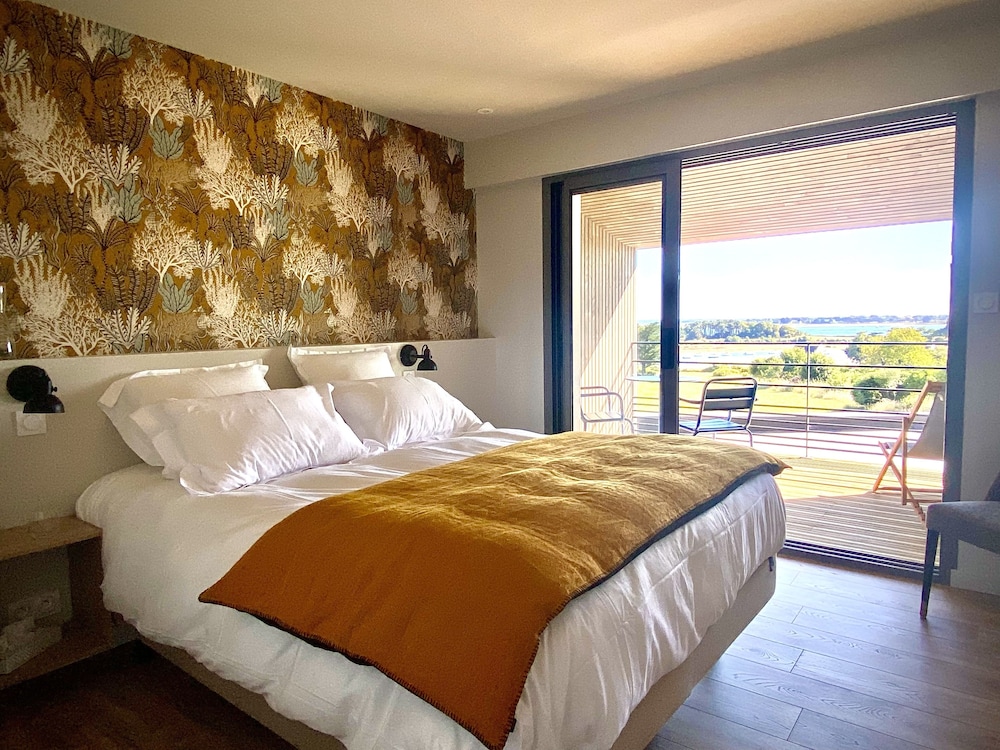 Superior Double Room, Ensuite, Sea View (3 - Chambre Illur) - Photo 1