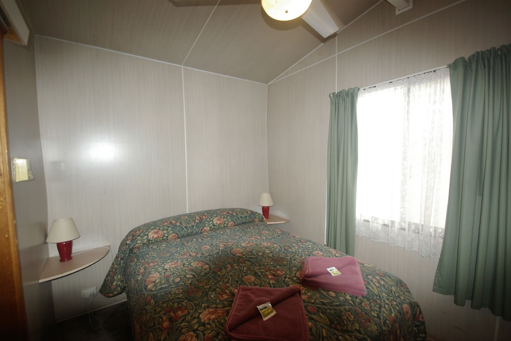 Standard Suite, 2 Bedrooms, Non Smoking, Kitchen (Ensuite Cabin) photo 2