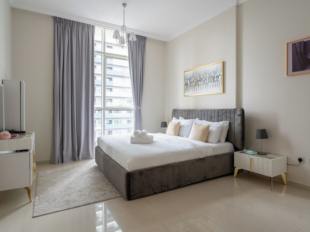 Apartment, 1 King Bed with Sofa bed, Balcony photo 1