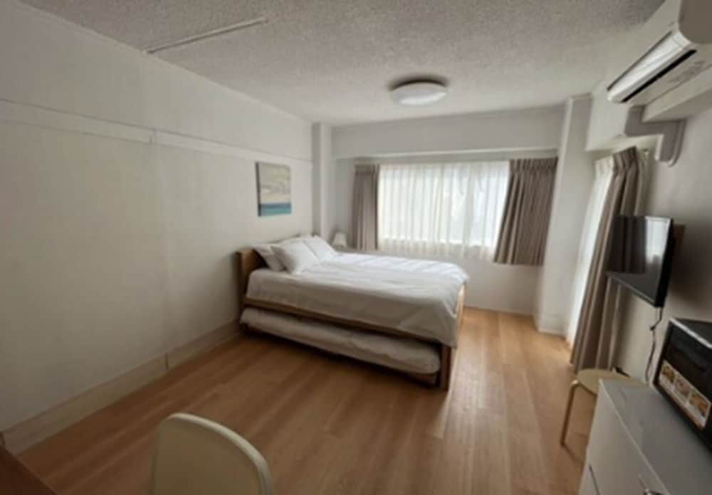 Basic Quadruple Room, Non Smoking - Photo 2
